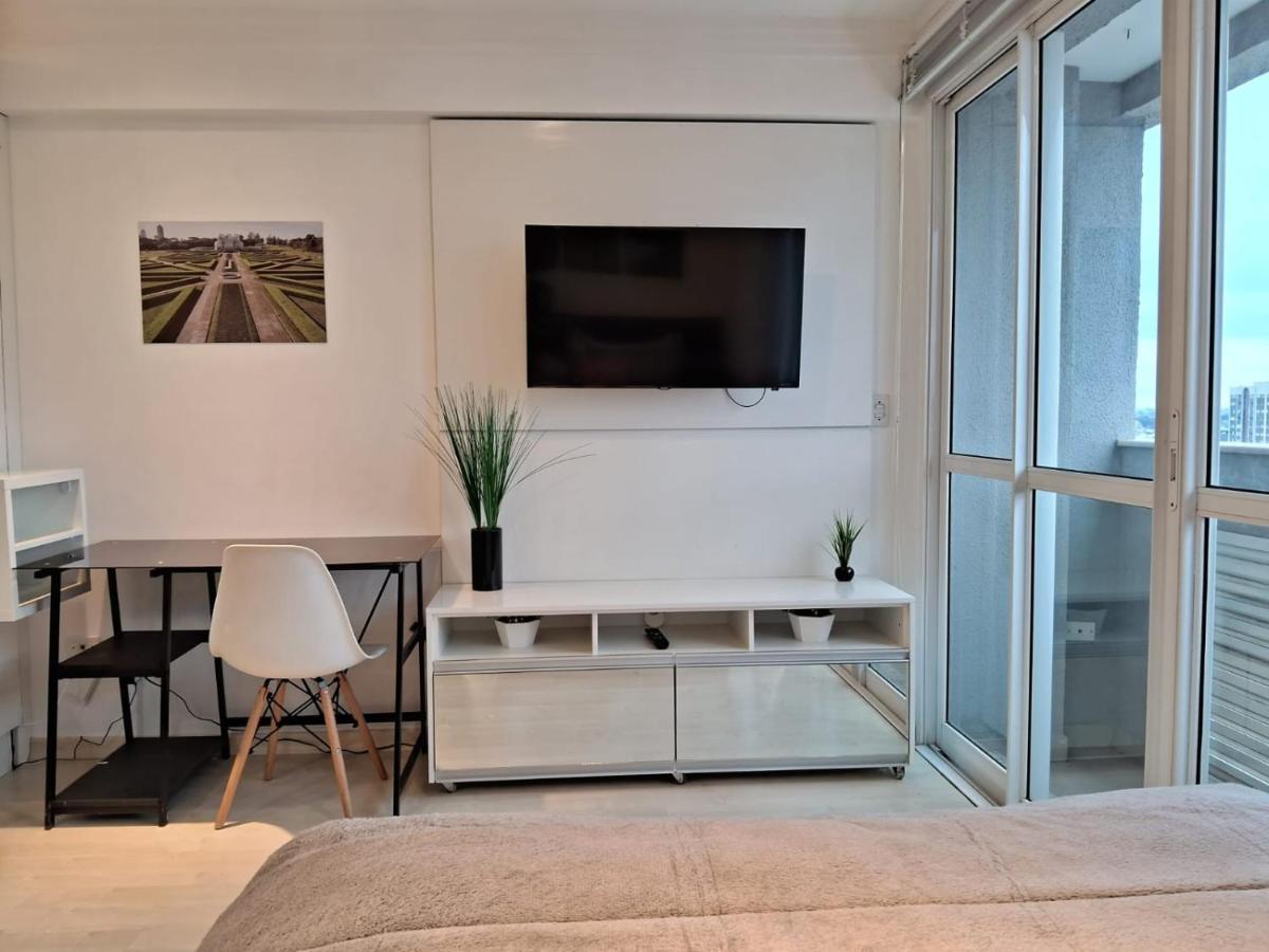 Apartamento Lindo Studio: Clube Com Piscina Aquecida No Centro De *