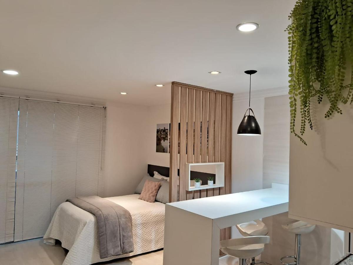 Apartamento Lindo Studio: Clube Com Piscina Aquecida No Centro De *
