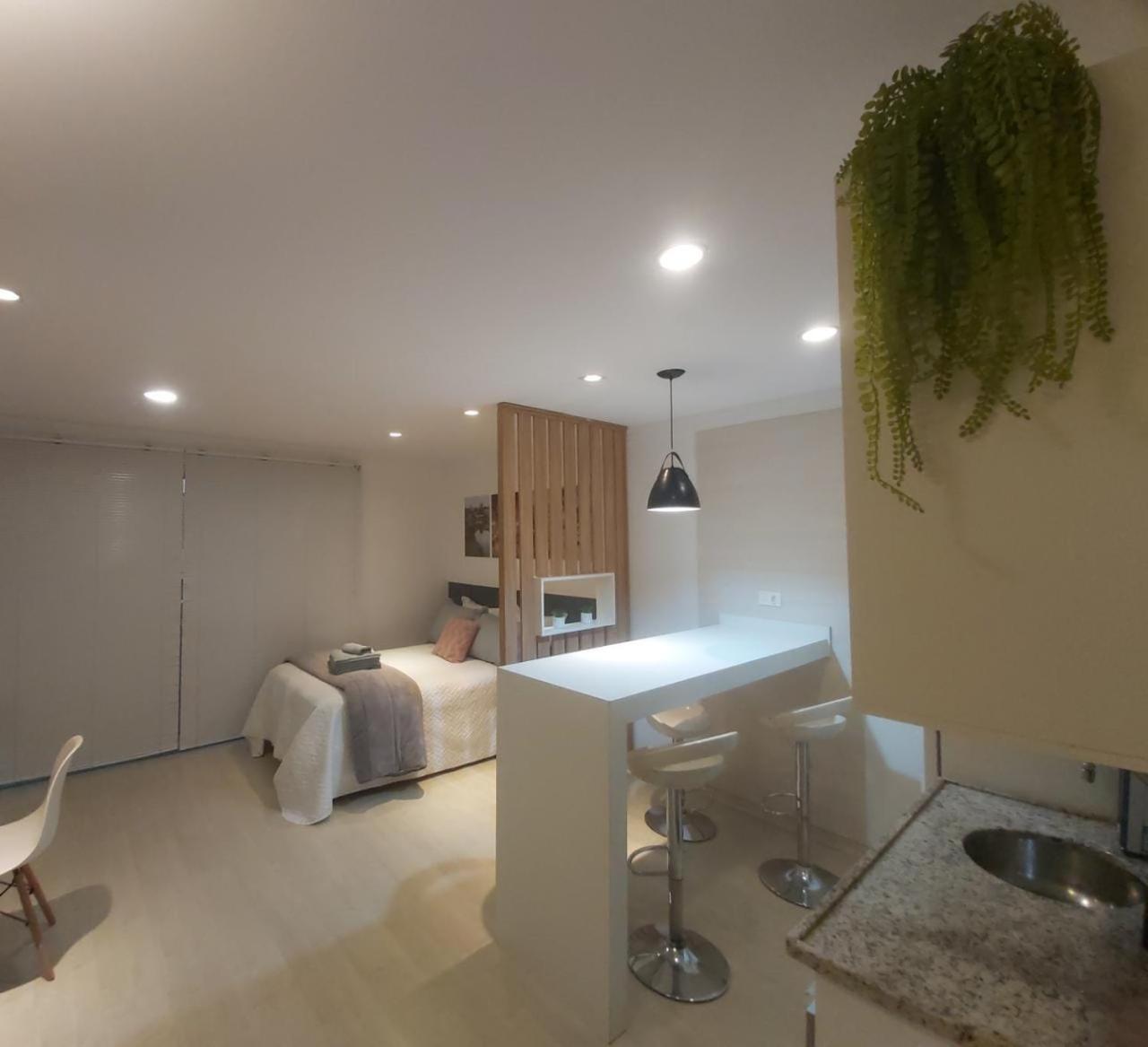 Lindo Studio: Clube Com Piscina Aquecida No Centro De Apartamento *